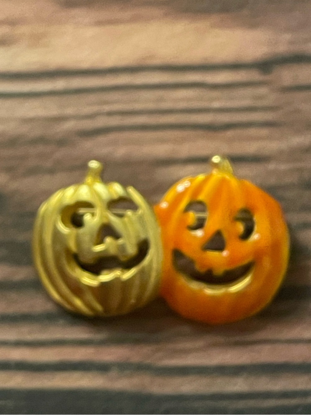 AAI Halloween Jack-O'-Lantern Pin, Gold tone & Orange